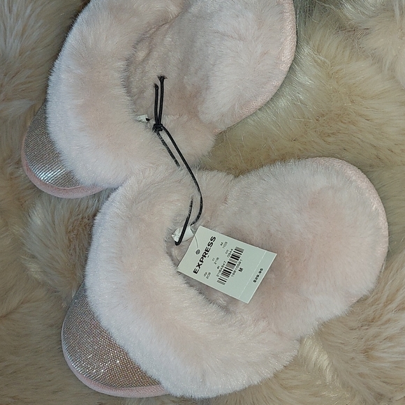 Express Slippers - Picture 3 of 4